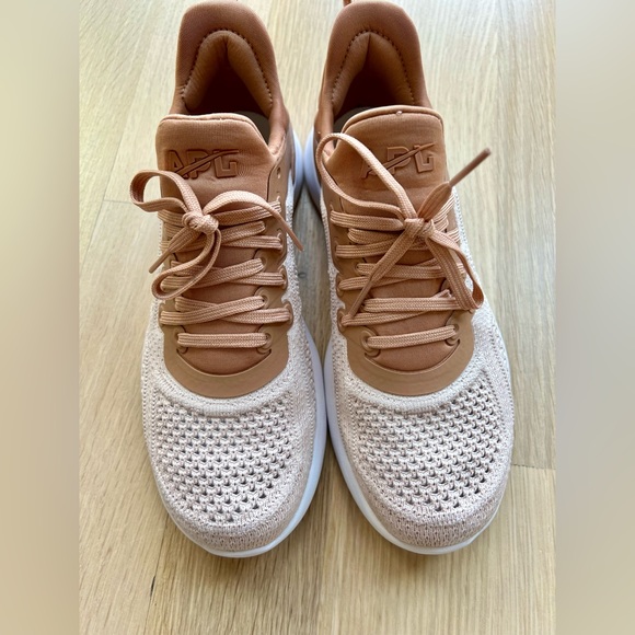 APL TechLoom Tracer, taupe/dark tan color. Size 6.5. Great condition! - Picture 4 of 5